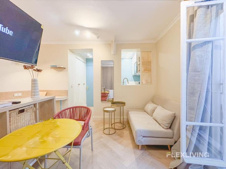 Luxury Studio In City Center Париж Экстерьер фото
