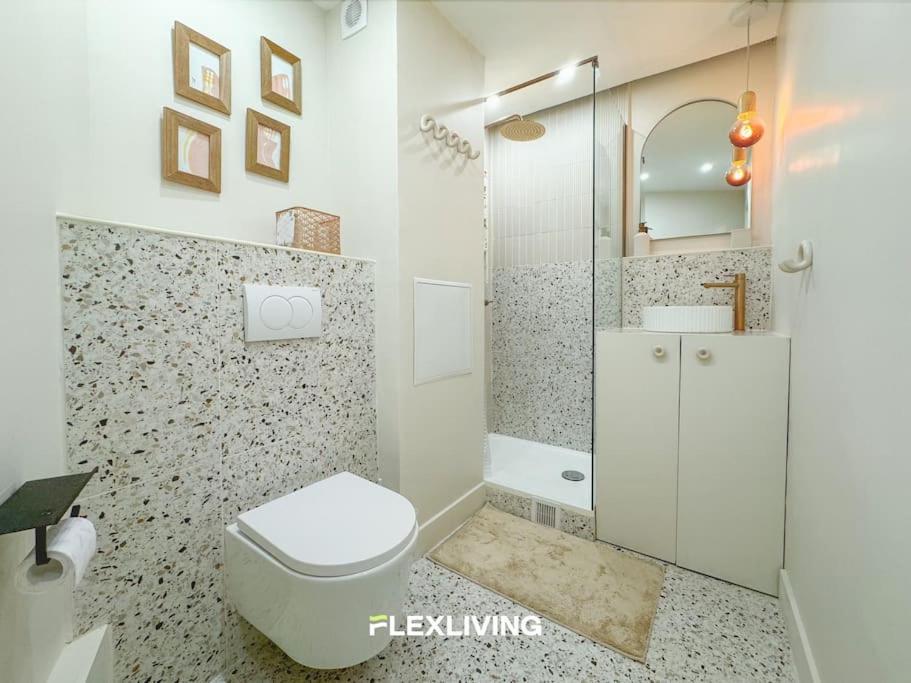 Luxury Studio In City Center Париж Экстерьер фото
